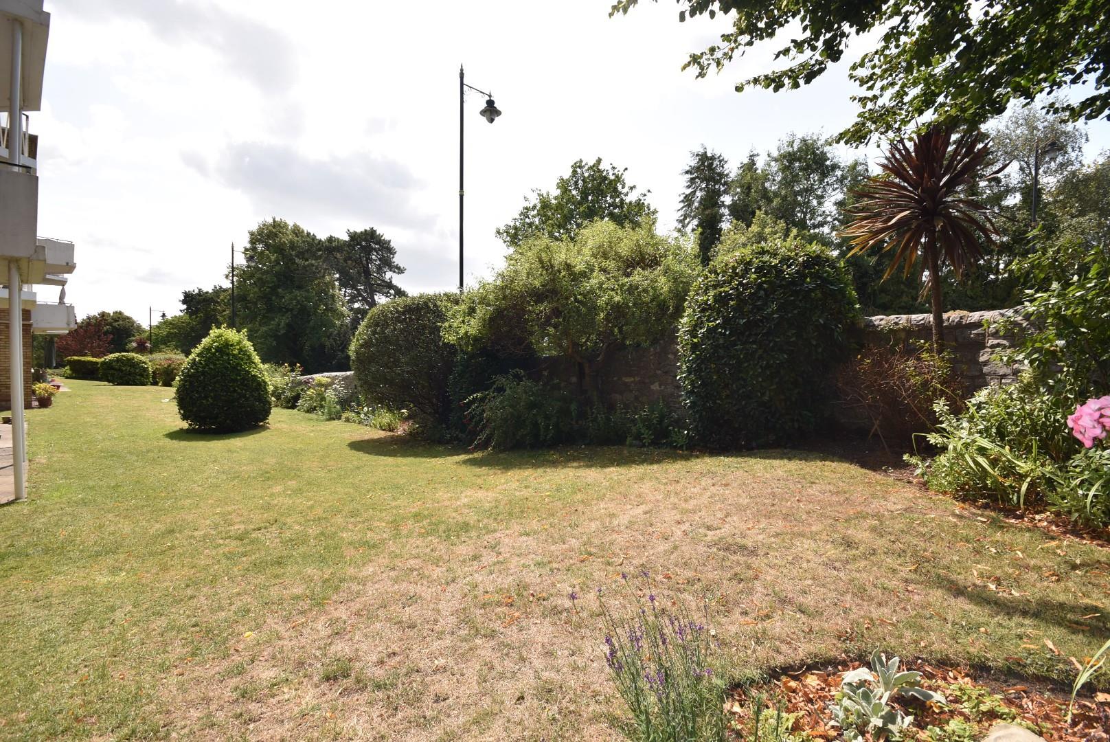 16 Albany Court, Beach Road, Penarth, CF64 1JU